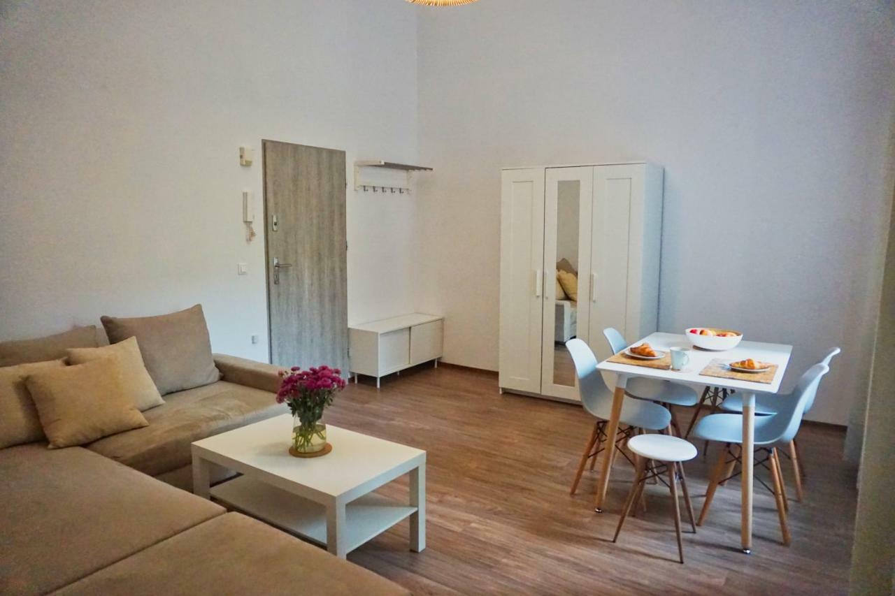 Butas Palace Of Culture, Modern City Center Suite! *